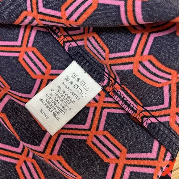 NWOT Adrienne Vittadini Navy Blue Pink Red Hexagon Geometric Shift Dress 4 - Picture 7 of 9